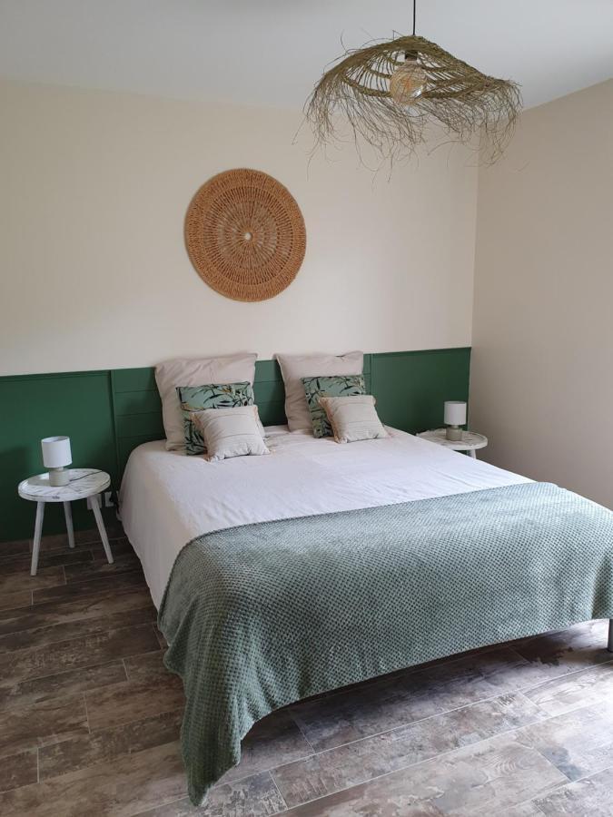 Le Coeur De La Petite Cisse Bed and Breakfast Monteaux Exterior foto