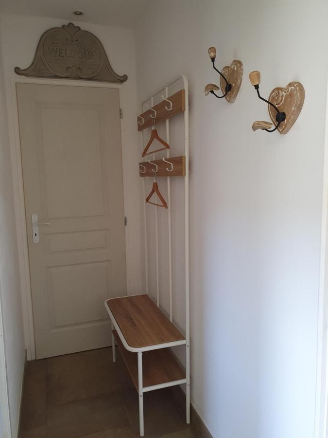 Le Coeur De La Petite Cisse Bed and Breakfast Monteaux Exterior foto